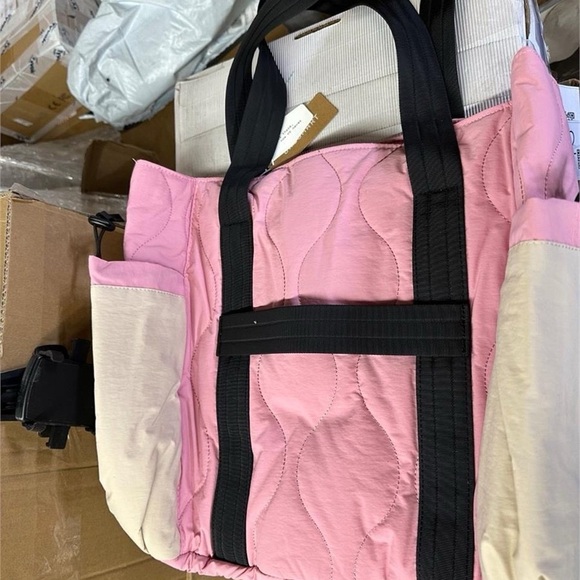BRAND NEW Bagsmart Zora Puffy Tote (20L) – Laptop/Travel/Gym – Rose Pink & Beige - Picture 8 of 8